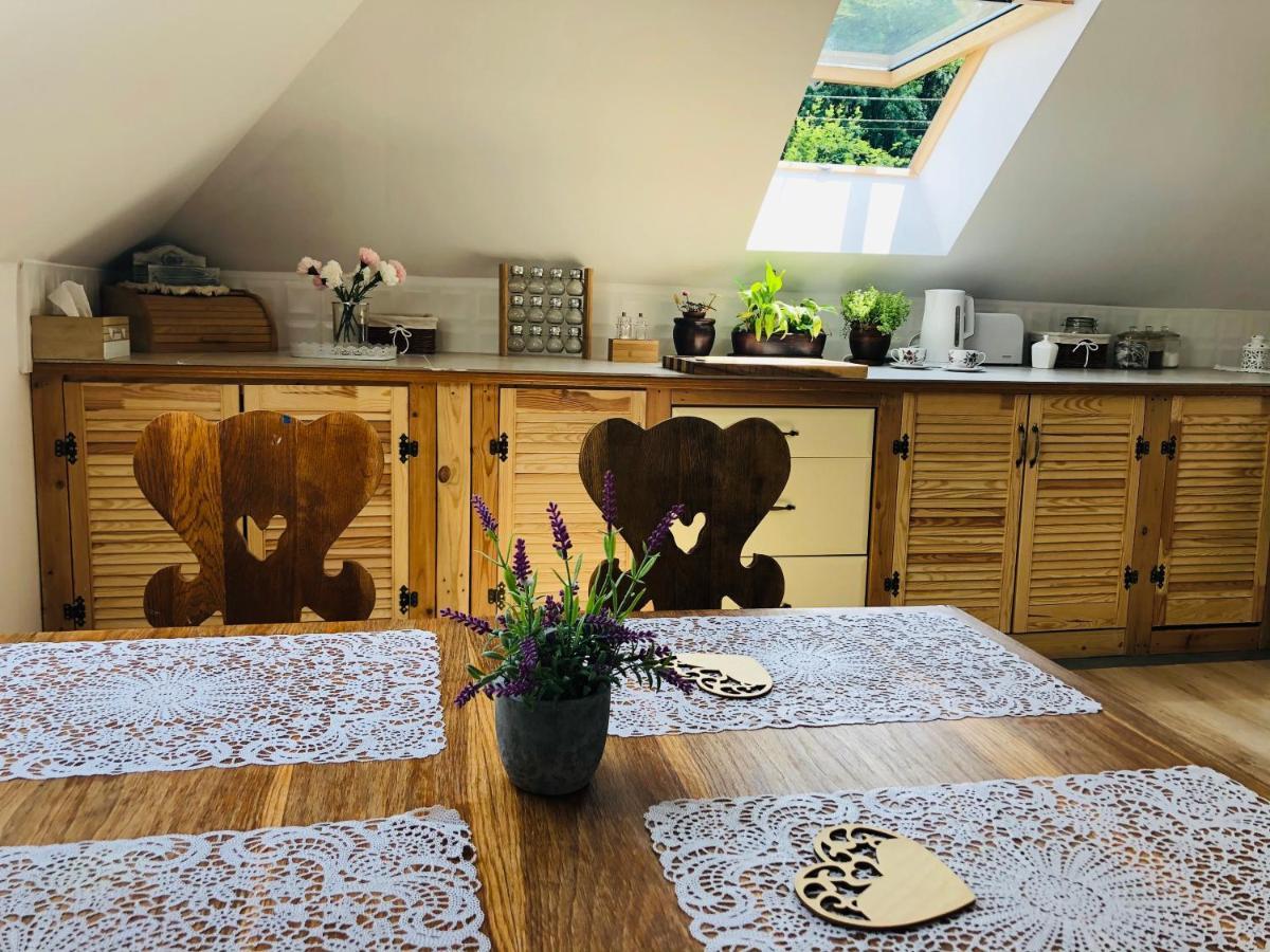 Nibylandia Motylkowa Villa Nowa Wies Grodziska ภายนอก รูปภาพ