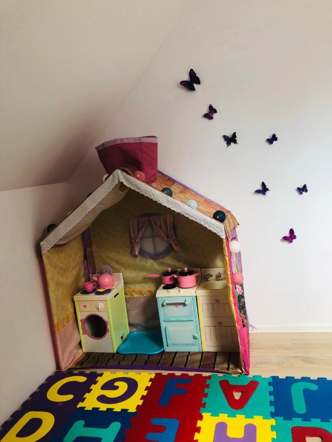 Nibylandia Motylkowa Villa Nowa Wies Grodziska ภายนอก รูปภาพ